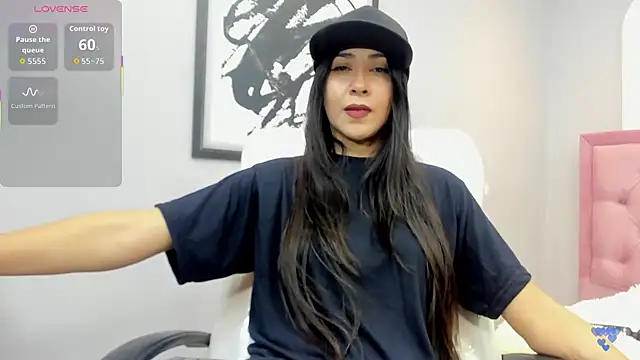 Snapshot of miel_latina chatting on 11.11.25 miel latina online show from 11.11.25