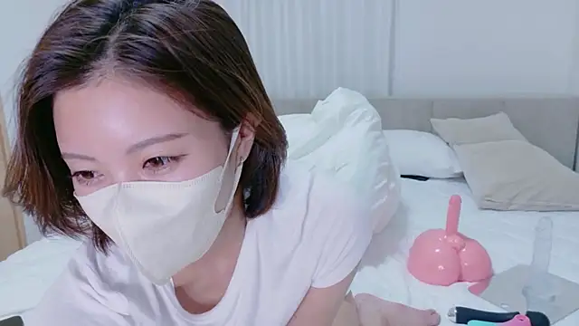 Snapshot of riko_oxo chatting on 05.15.26 riko oxo online show from 05.15.26