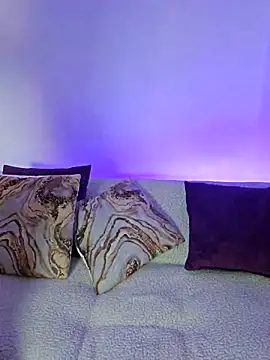 AliishaPss online show from 11.28.25