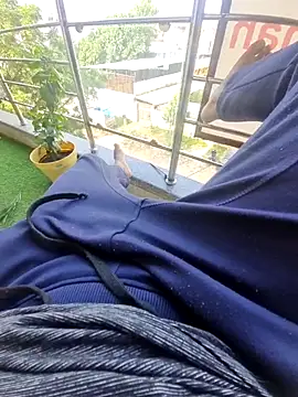 Snapshot of YoursThickDick chatting on 09.17.25 YoursThickDick online show from 09.17.25