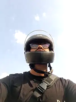 Snapshot of YoursThickDick chatting on 10.04.25 YoursThickDick online show from 10.04.25