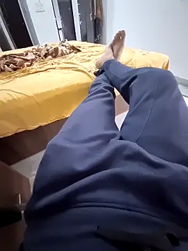 Snapshot of YoursThickDick chatting on 10.06.25 YoursThickDick online show from 10.06.25