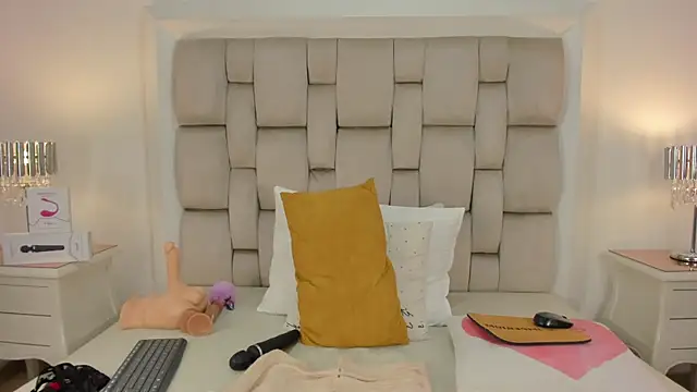 frehia dimou online show from 10.11.25