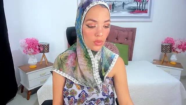 Snapshot of SofiaRivera1 chatting on 09.17.25 SofiaRivera1 online show from 09.17.25