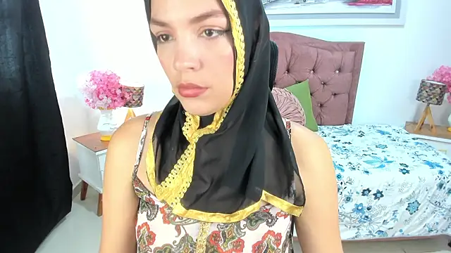 Snapshot of SofiaRivera1 chatting on 09.29.25 SofiaRivera1 online show from 09.29.25