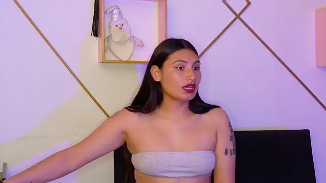 Snapshot of Linda_andrew chatting on 11.21.25 Linda andrew online show from 11.21.25