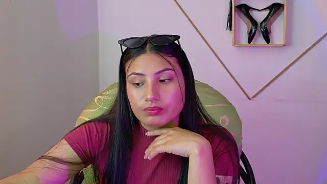 Snapshot of Linda_andrew chatting on 01.09.26 Linda andrew online show from 01.09.26