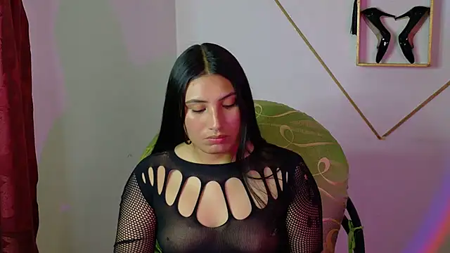 Snapshot of Linda_andrew chatting on 02.11.26 Linda andrew online show from 02.11.26