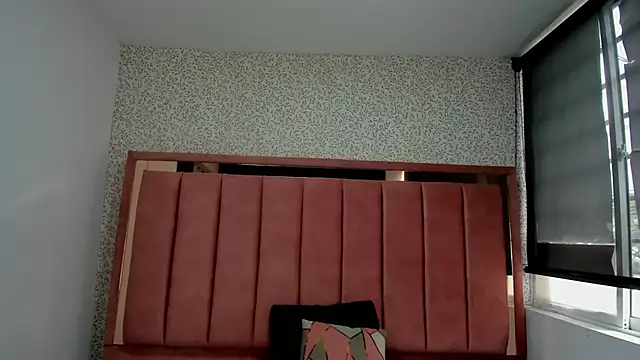 Snapshot of Hanna_Lee__ chatting on 10.08.25 Hanna Lee online show from 10.08.25