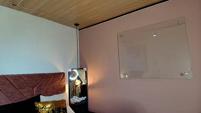 Snapshot of Hanna_Lee__ chatting on 02.04.26 Hanna Lee online show from 02.04.26