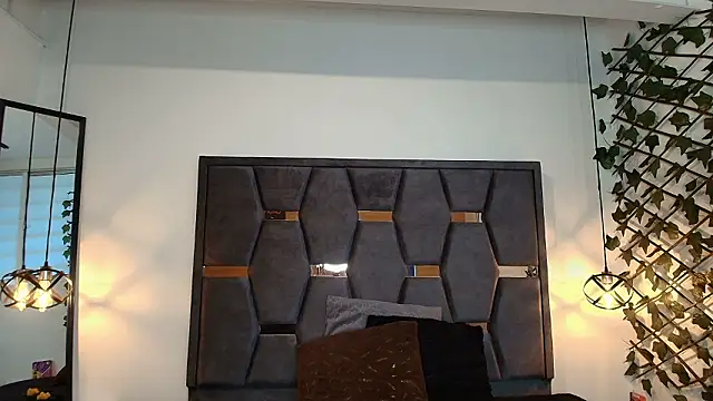 Snapshot of Hanna_Lee__ chatting on 02.25.26 Hanna Lee online show from 02.25.26