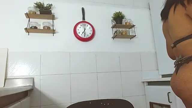 Snapshot of naomi_campbel_ chatting on 10.29.25 naomi campbel online show from 10.29.25