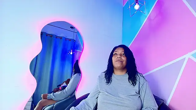 Snapshot of naomi_campbel_ chatting on 11.05.25 naomi campbel online show from 11.05.25