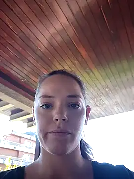 Snapshot of Wildmaca chatting on 10.06.25 Wildmaca online show from 10.06.25