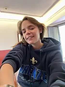 Snapshot of Wildmaca chatting on 10.11.25 Wildmaca online show from 10.11.25