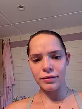 Snapshot of Wildmaca chatting on 11.05.25 Wildmaca online show from 11.05.25