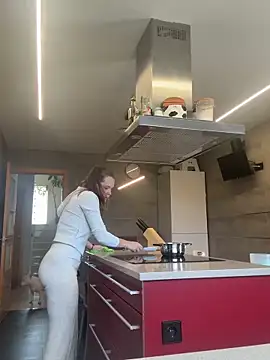 Snapshot of Wildmaca chatting on 11.21.25 Wildmaca online show from 11.21.25