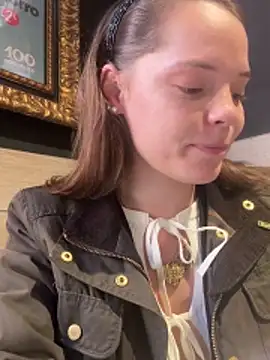 Snapshot of Wildmaca chatting on 11.26.25 Wildmaca online show from 11.26.25