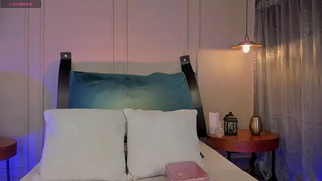 Snapshot of NaishaFord_1 chatting on 10.25.25 NaishaFord 1 online show from 10.25.25