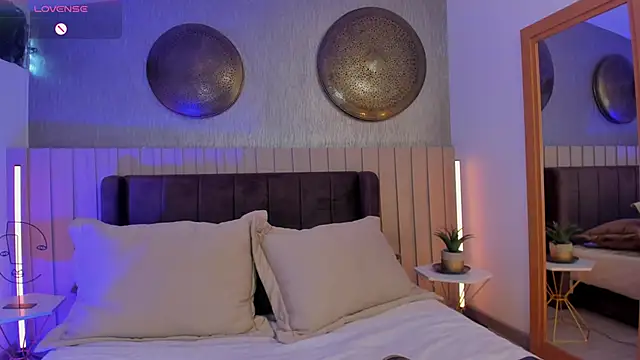 Snapshot of NaishaFord_1 chatting on 11.20.25 NaishaFord 1 online show from 11.20.25