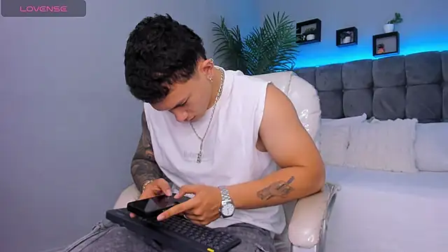 Thomas moon online show from 02.14.26