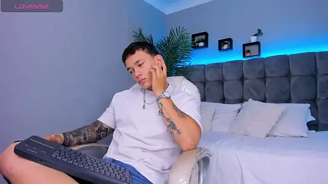 Thomas moon online show from 02.16.26