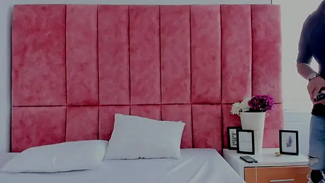 HellAndDante  online show from 12.02.25