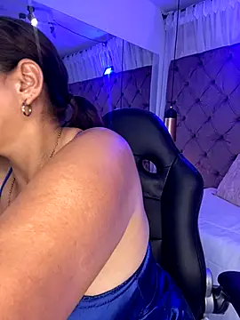 Snapshot of Sussan__ chatting on 10.20.25 Sussan online show from 10.20.25