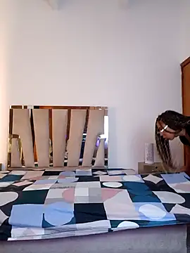 Elowen Clark online show from 02.11.26