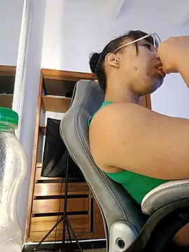 Elowen Clark online show from 03.06.26