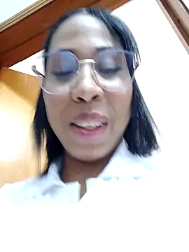 Elowen Clark online show from 04.05.26