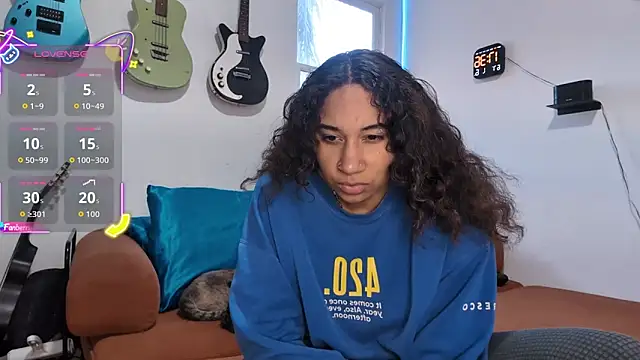 Snapshot of onlystrings chatting on 01.07.26 onlystrings online show from 01.07.26