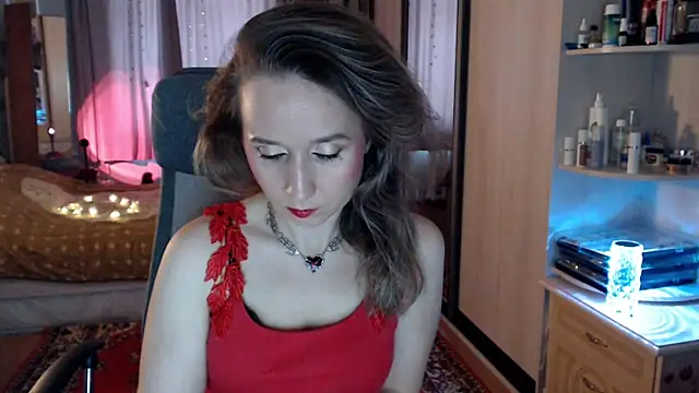 Snapshot of ClassyInna chatting on 11.13.25 ClassyInna online show from 11.13.25