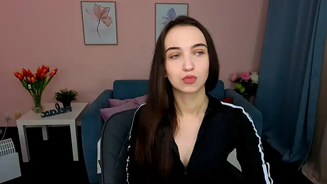 EllaSteele online show from 10.19.25