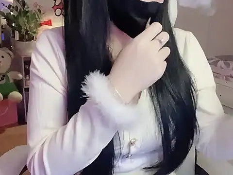 keelinnn19 online show from 11.23.25