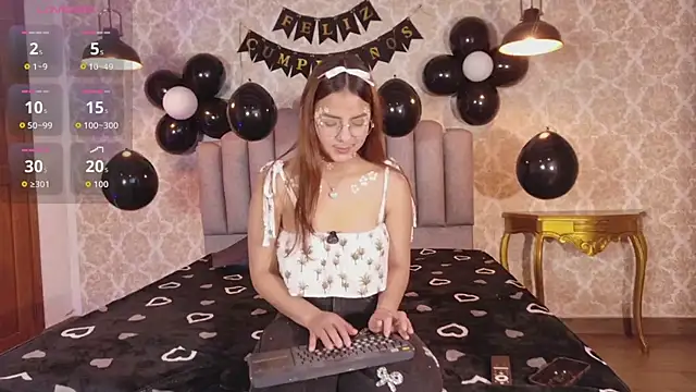 Snapshot of angeles_azul chatting on 04.22.26 angeles azul online show from 04.22.26