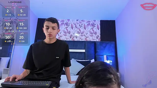 Snapshot of NickandAbby_ chatting on 10.21.25 NickandAbby online show from 10.21.25