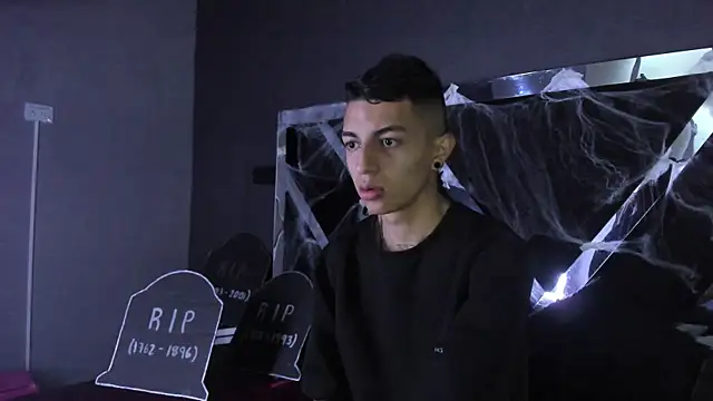 Snapshot of NickandAbby_ chatting on 10.25.25 NickandAbby online show from 10.25.25