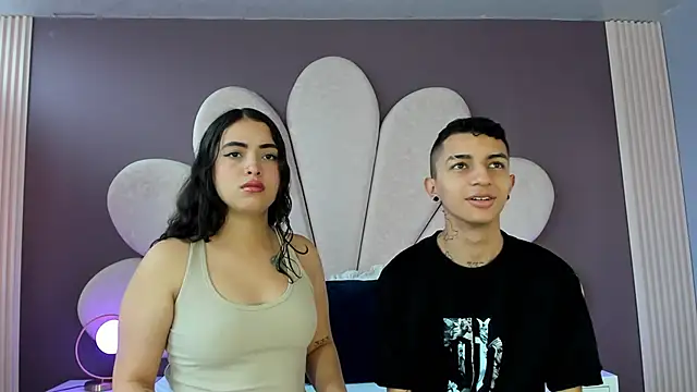 Snapshot of NickandAbby_ chatting on 11.09.25 NickandAbby online show from 11.09.25