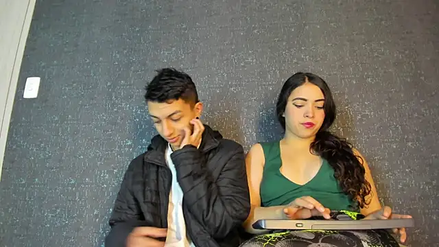 Snapshot of NickandAbby_ chatting on 11.18.25 NickandAbby online show from 11.18.25