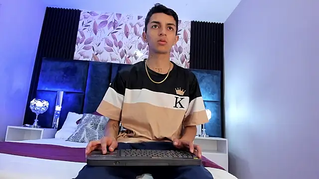 Snapshot of NickandAbby_ chatting on 03.25.26 NickandAbby online show from 03.25.26