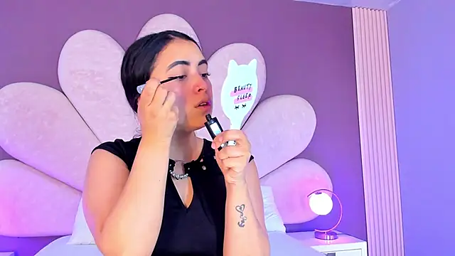 Snapshot of NickandAbby_ chatting on 04.05.26 NickandAbby online show from 04.05.26