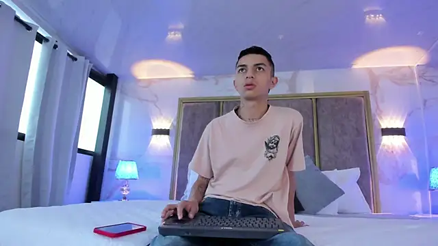 Snapshot of NickandAbby_ chatting on 04.11.26 NickandAbby online show from 04.11.26