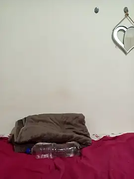 Snapshot of SEXYMOANSXX chatting on 04.18.26 SEXYMOANSXX online show from 04.18.26