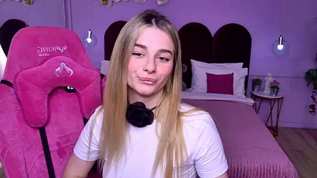 SweetyLicky online show from 11.28.25