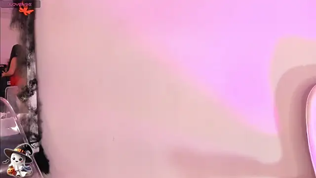 LeylaWoods online show from 10.25.25