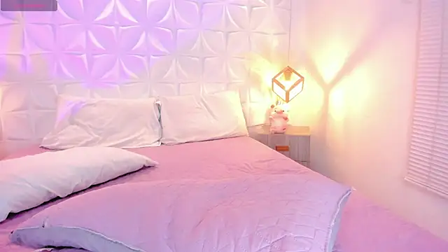 salem cute online show from 06.20.26