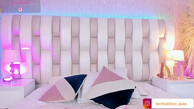 Viollet xoxo online show from 02.28.26