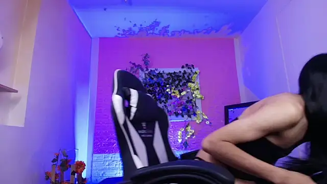 Katy bratz  online show from 09.30.25