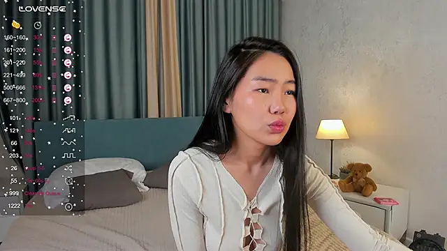 Snapshot of AsianCheek chatting on 11.21.25 AsianCheek online show from 11.21.25